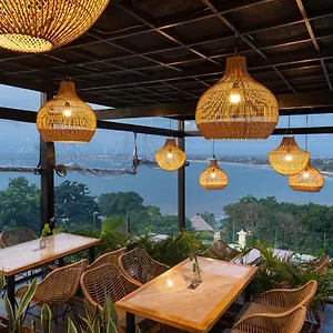 Del Cielo Hotel