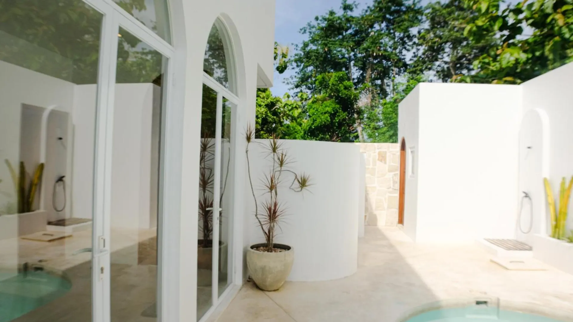 Villa Close To Jimbaran Beach, 3Br With Private Pool Indonesia
