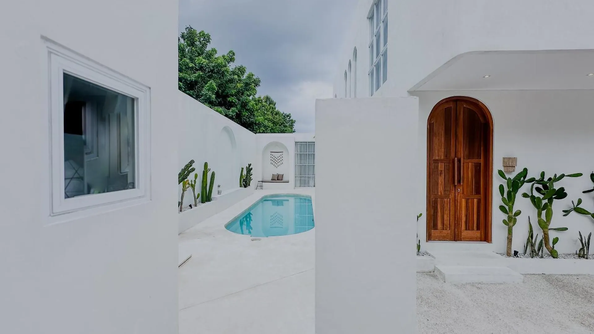 Close To Jimbaran Beach, 3Br With Private Pool Villa