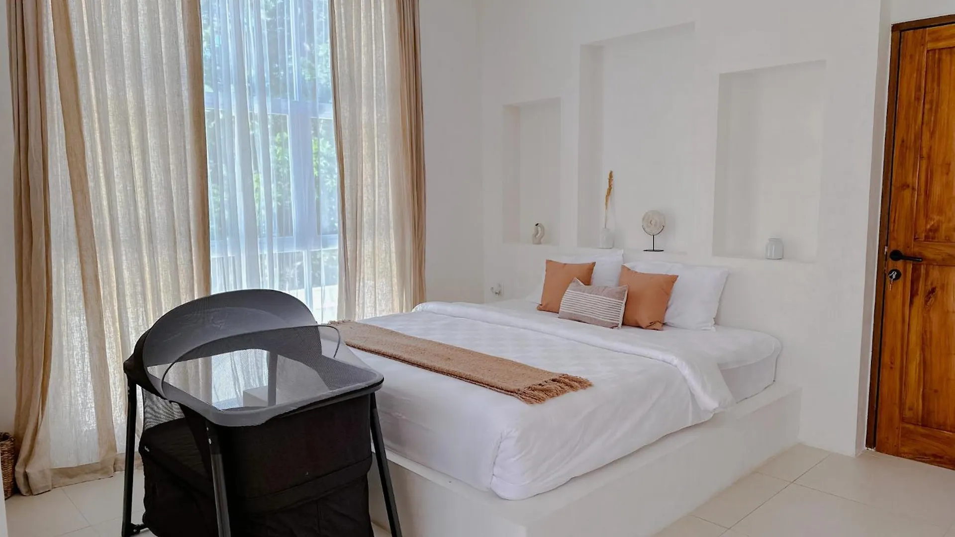 Close To Jimbaran Beach, 3Br With Private Pool 0*,