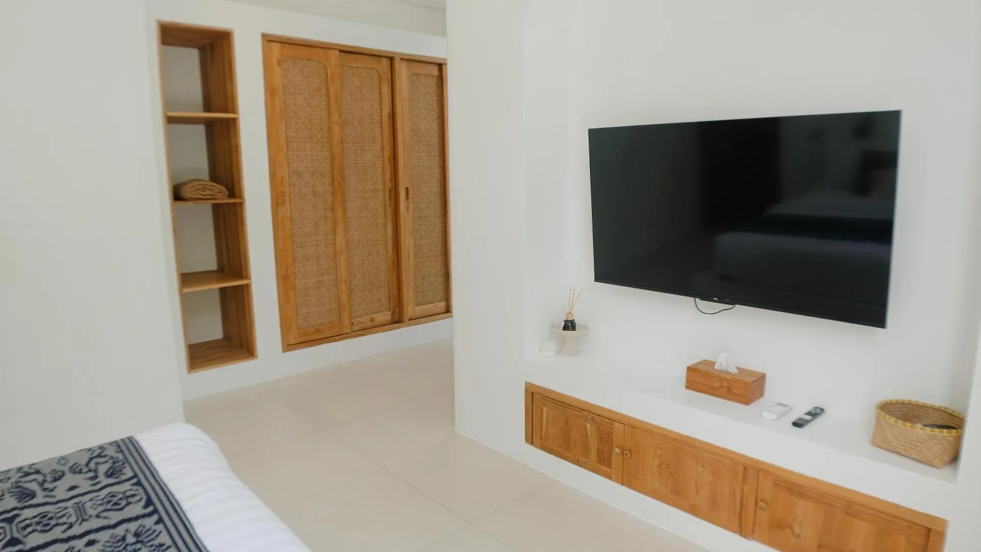 Close To Jimbaran Beach, 3Br With Private Pool 0*,